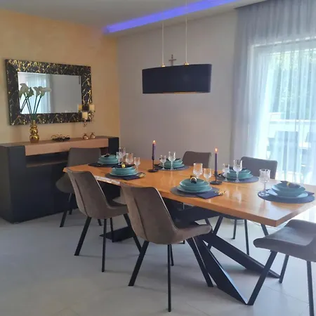 I&n - Crowonder Luxury Rent * Majici