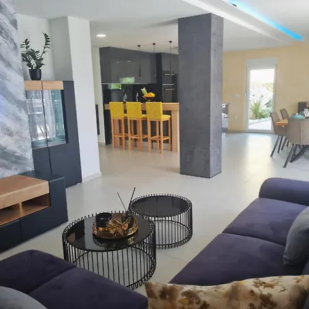 Holiday home I&n - Crowonder Luxury Rent Majici