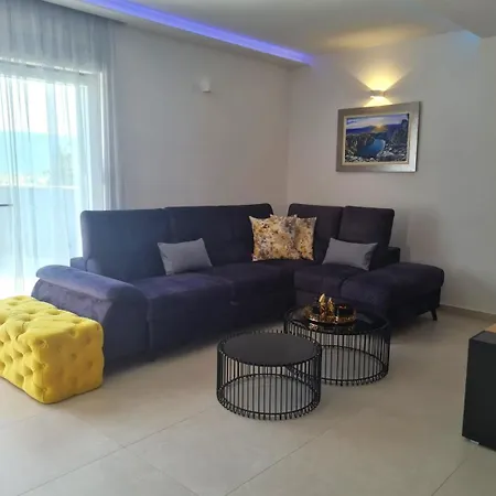 I&n - Crowonder Luxury Rent * Majici